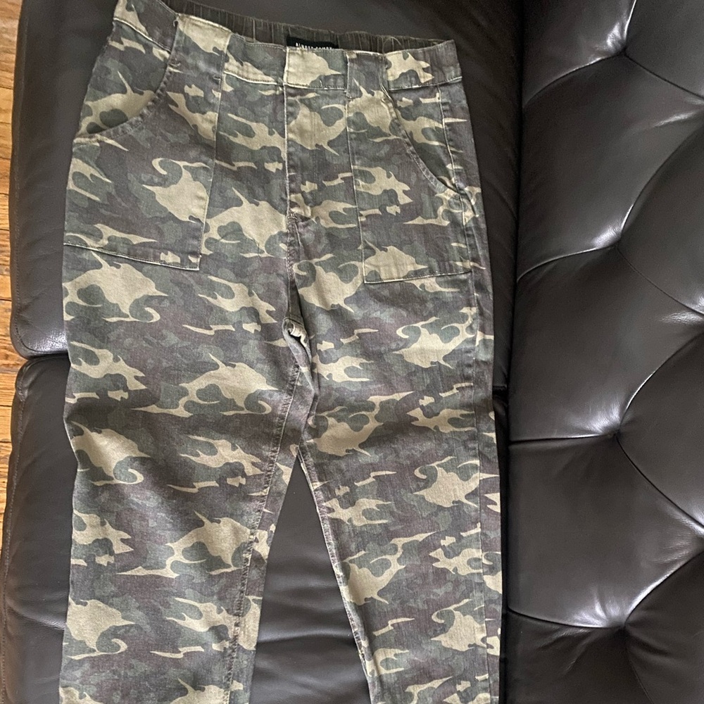 Women’s Camo Cargo Pants - Olive Green
